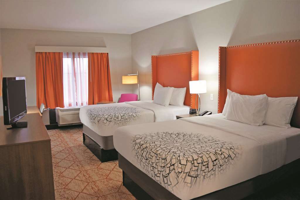 La Quinta By Wyndham Lackawanna Room photo