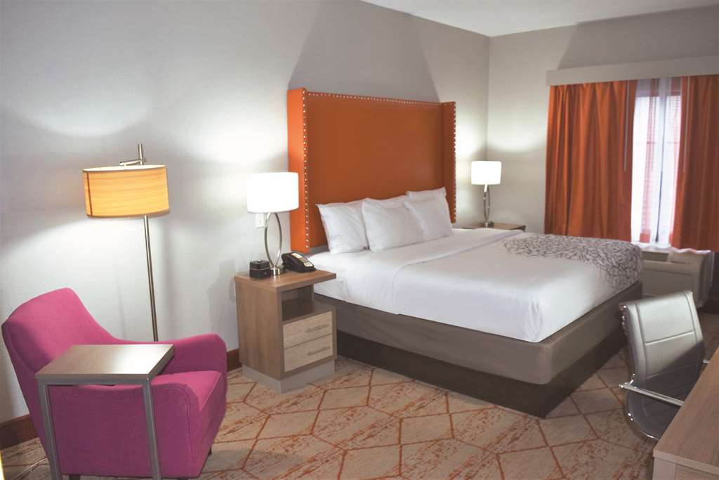 La Quinta By Wyndham Lackawanna Room photo
