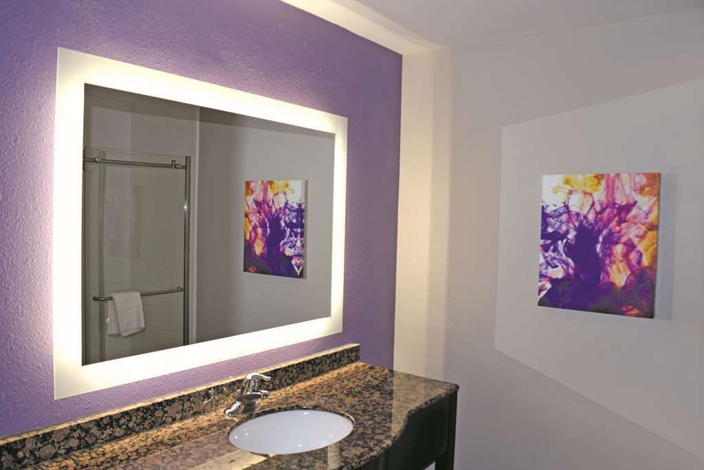 La Quinta By Wyndham Lackawanna Room photo