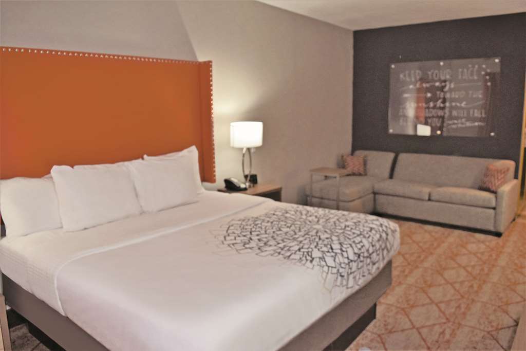 La Quinta By Wyndham Lackawanna Room photo