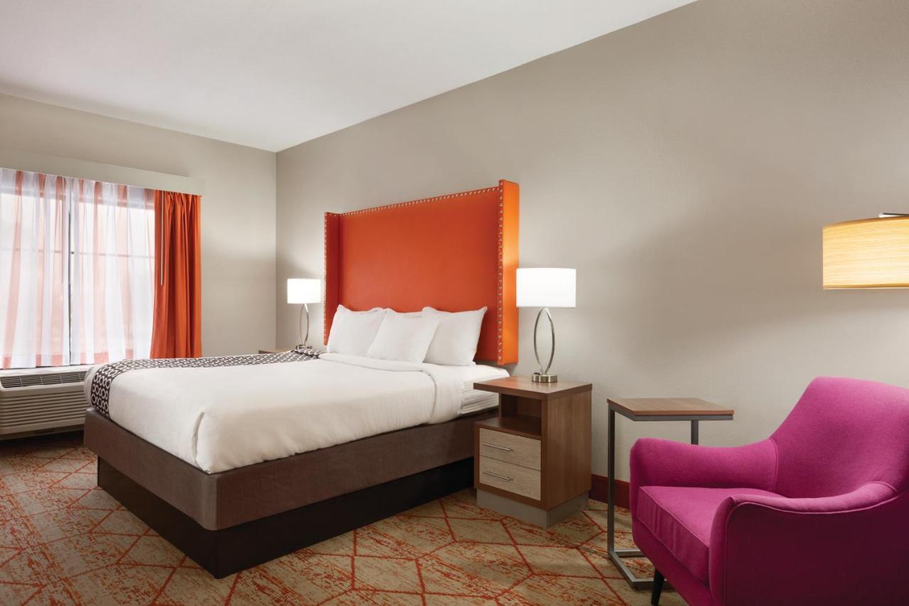 La Quinta By Wyndham Lackawanna Exterior photo